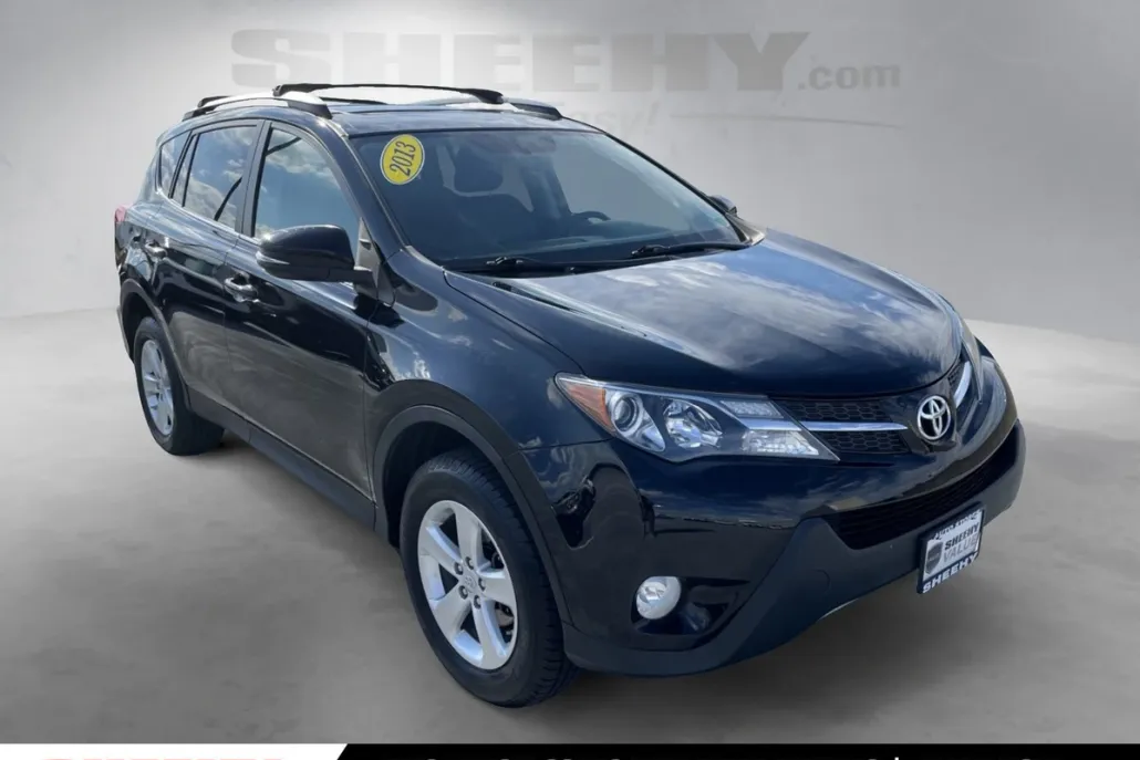 2013 Toyota RAV4 XLE photo 1