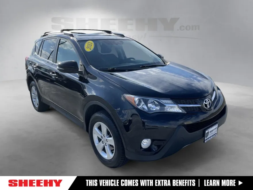 2013 Toyota RAV4 XLE photo 1