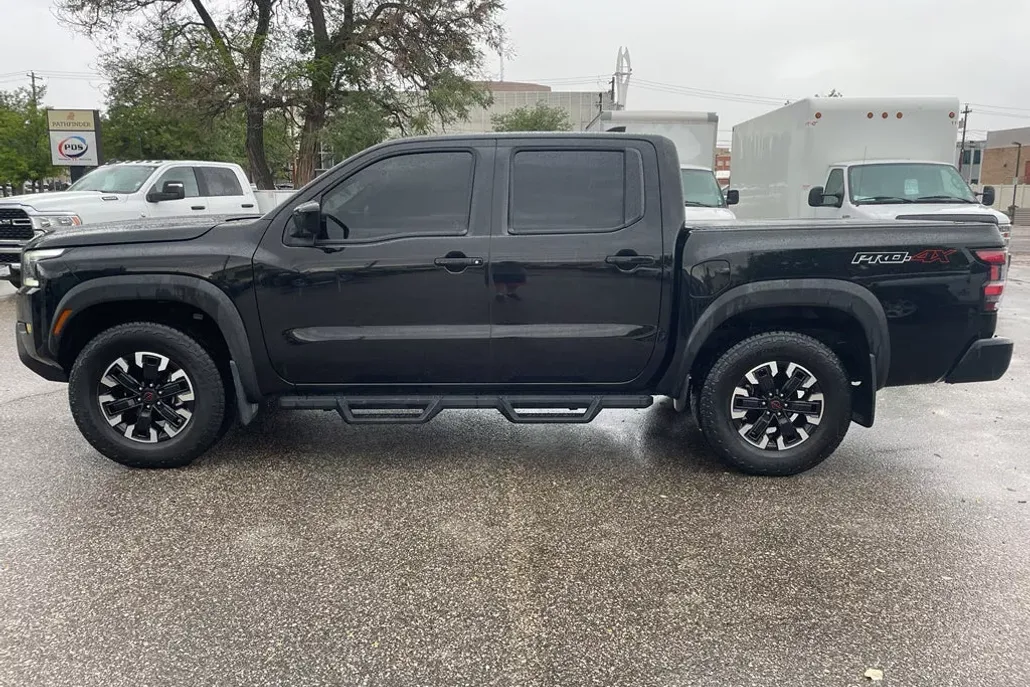 2023 Nissan Frontier PRO-4X photo 1