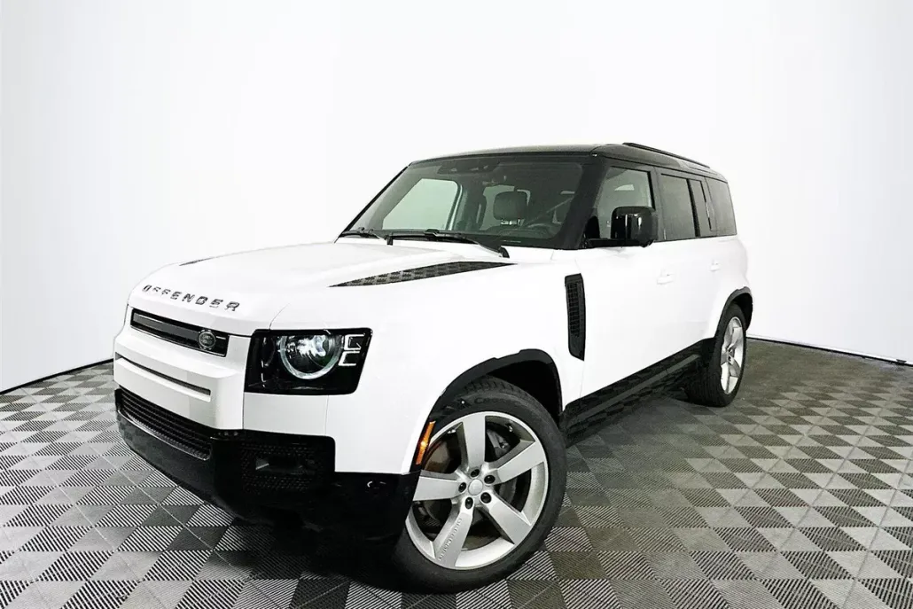 2025 Land Rover Defender 110 X SE photo 1