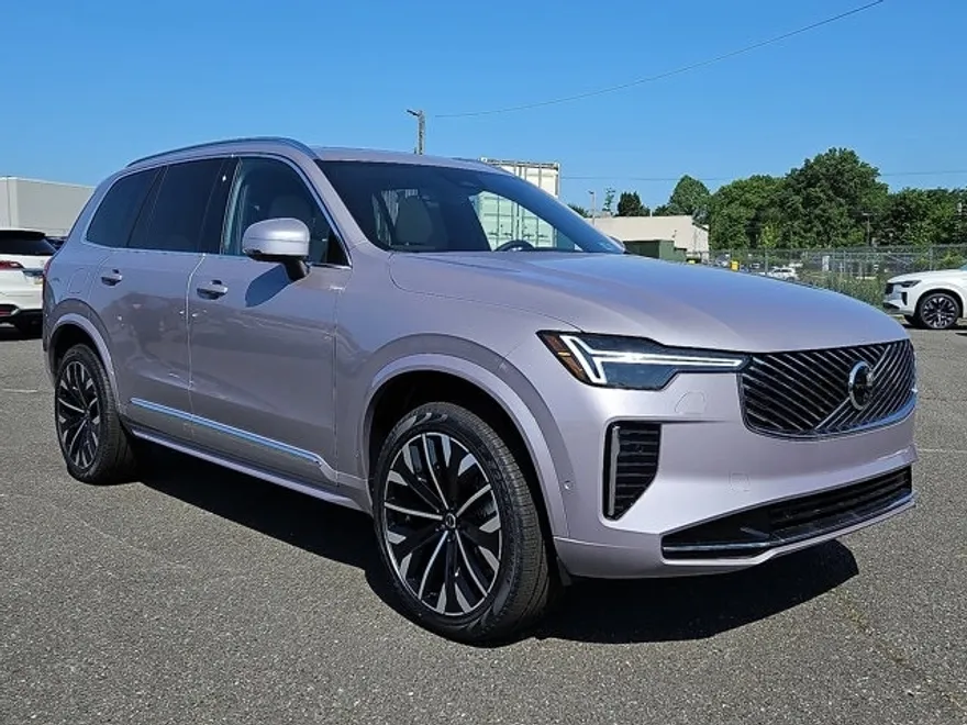 2026 Volvo XC90 B5 AWD Plus photo 1