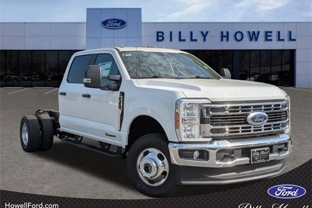2025 Ford F-350 photo 1