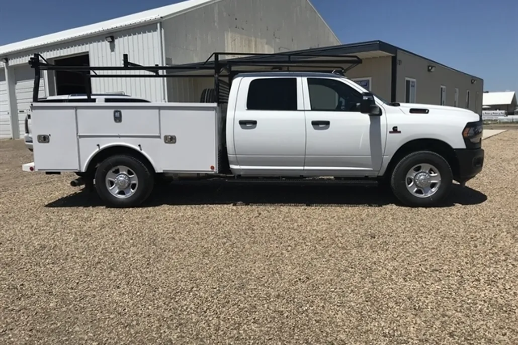 2024 Ram 3500 Tradesman photo 1