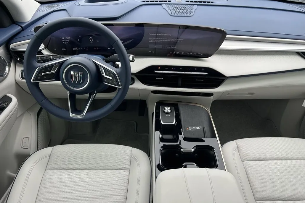 2025 Buick Enclave Avenir photo 1