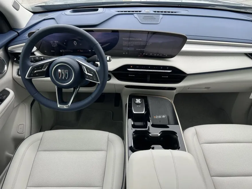 2025 Buick Enclave Avenir photo 1