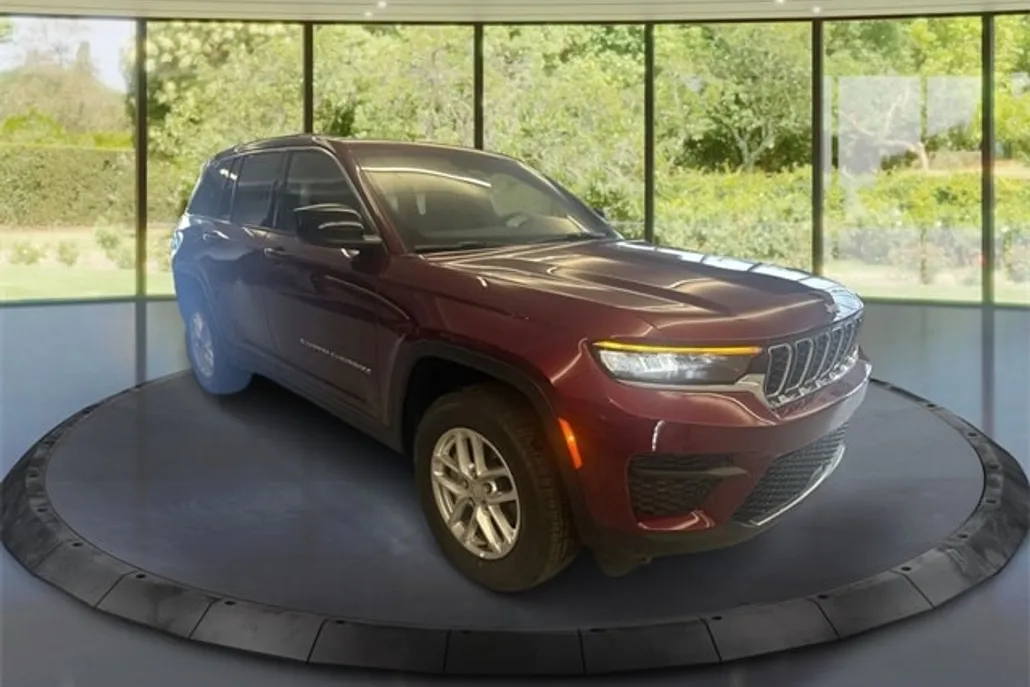 2025 Jeep Grand Cherokee Laredo photo 1