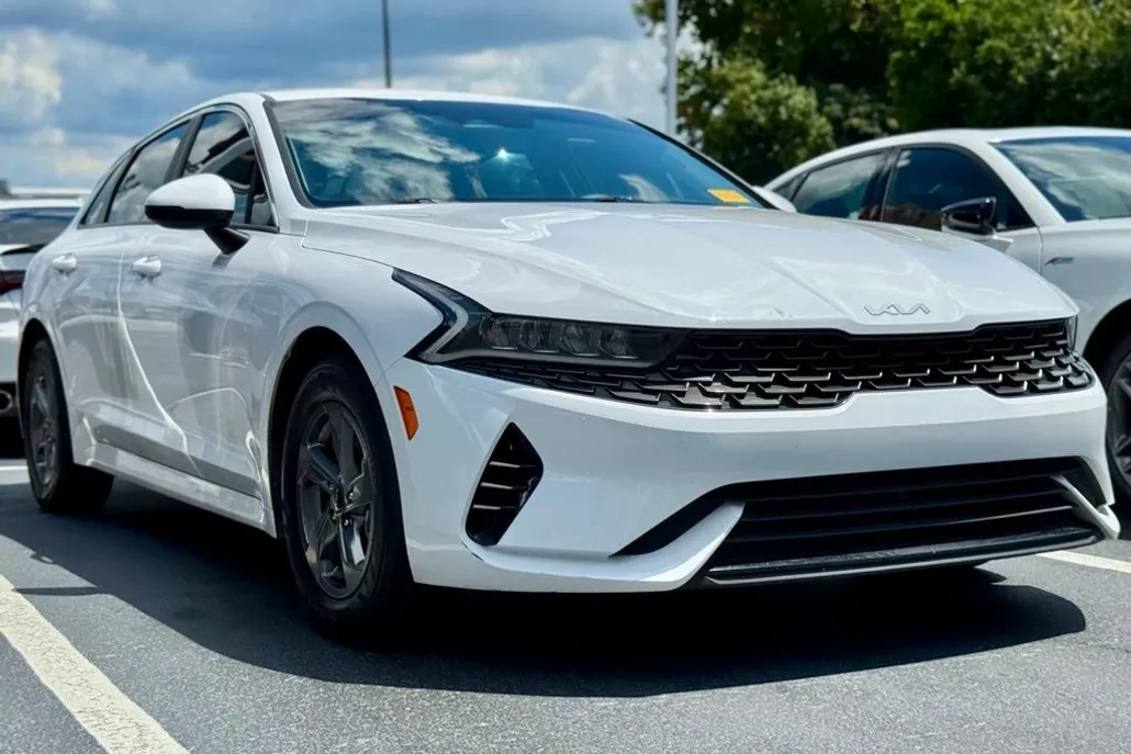 2024 Kia K5 LXS photo 1