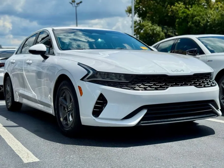 2024 Kia K5 LXS photo 1