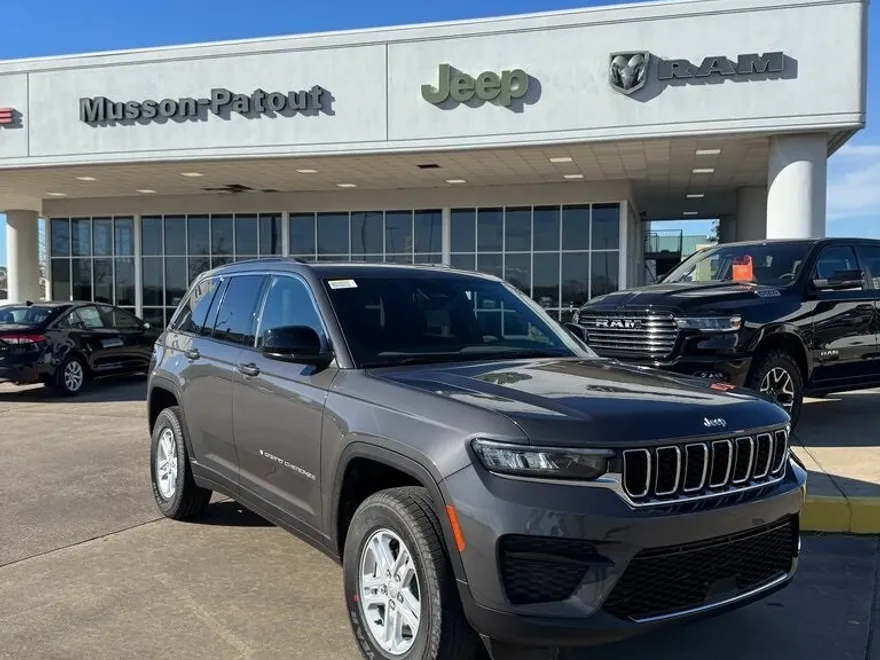 2025 Jeep Grand Cherokee Laredo photo 1