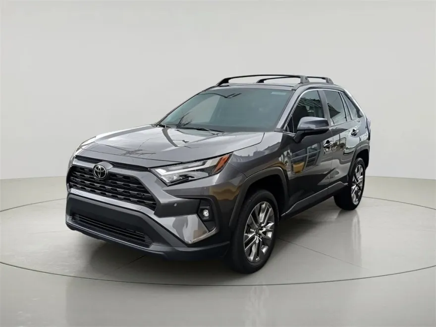 2023 Toyota RAV4 XLE Premium photo 1