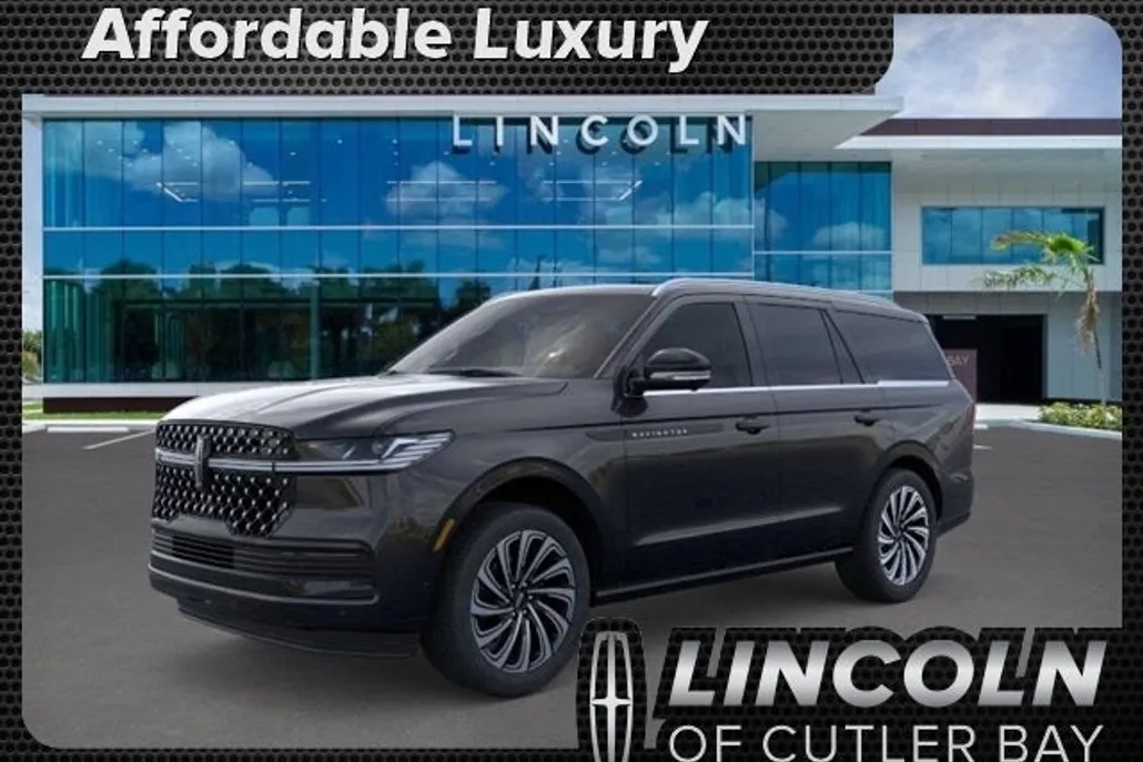 2025 Lincoln Navigator Black Label photo 1