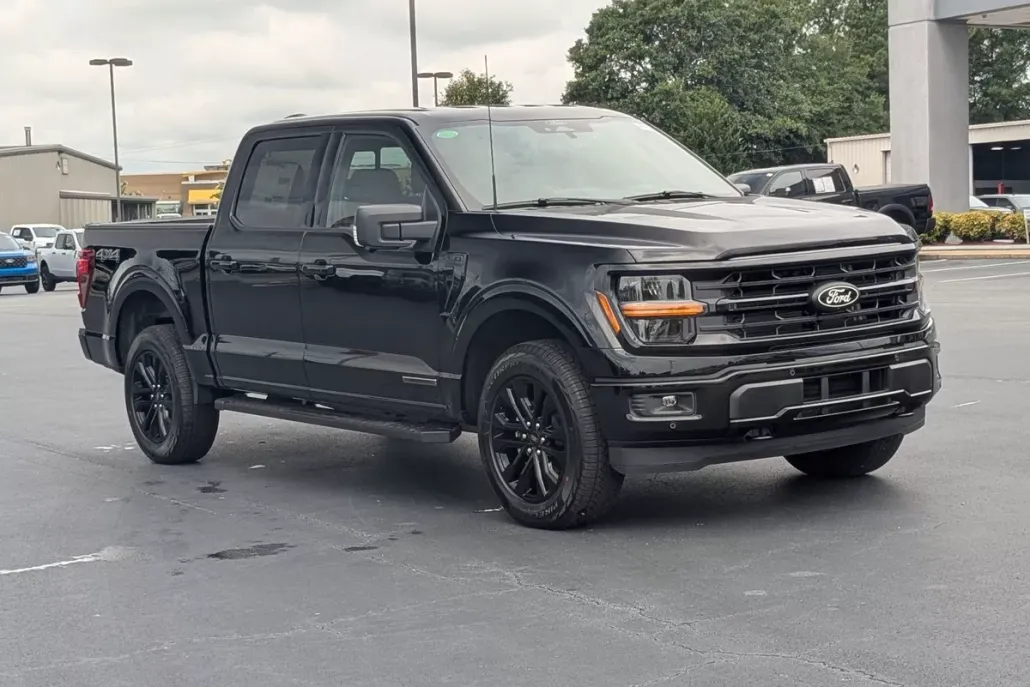 2025 Ford F-150 XLT photo 1