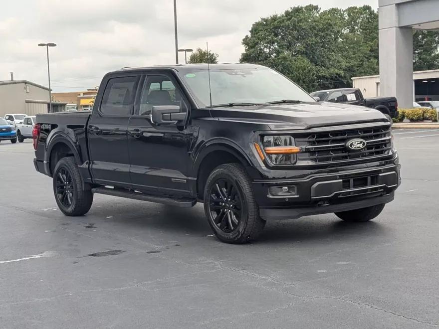 2025 Ford F-150 XLT photo 1