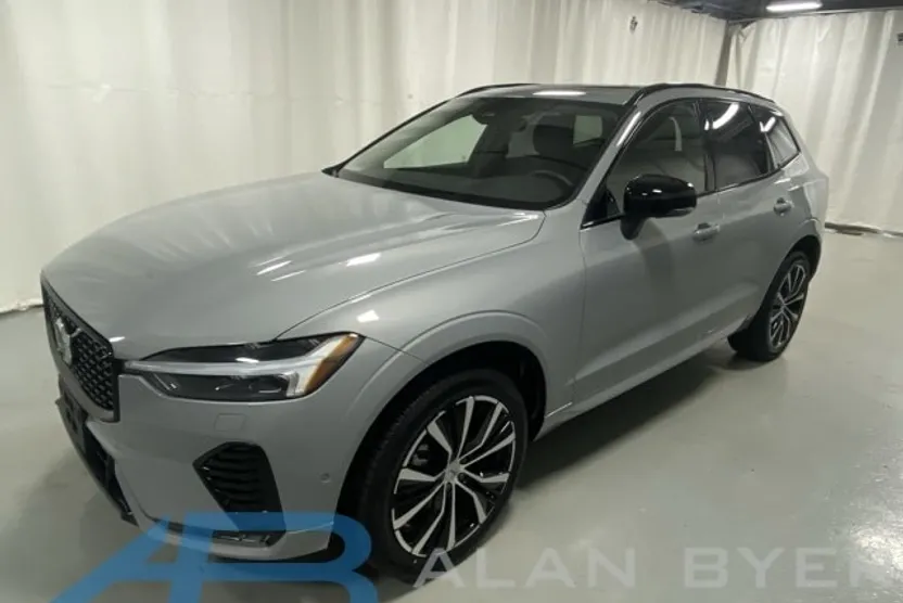 2025 Volvo XC60 B5 Plus photo 1