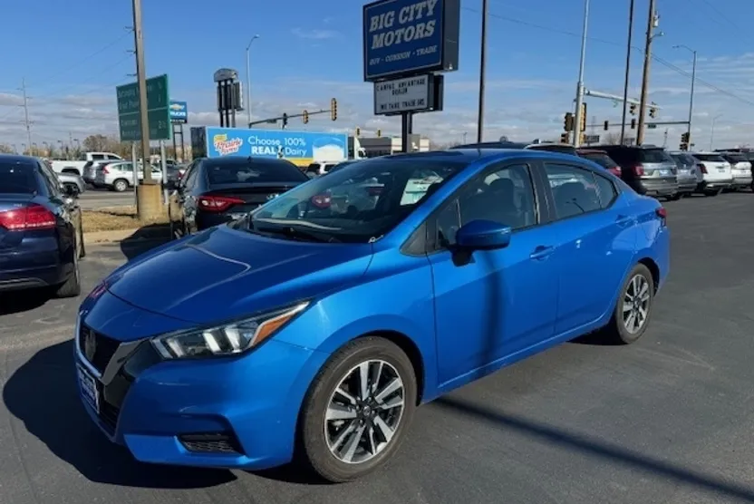 2021 Nissan Versa SV photo 1