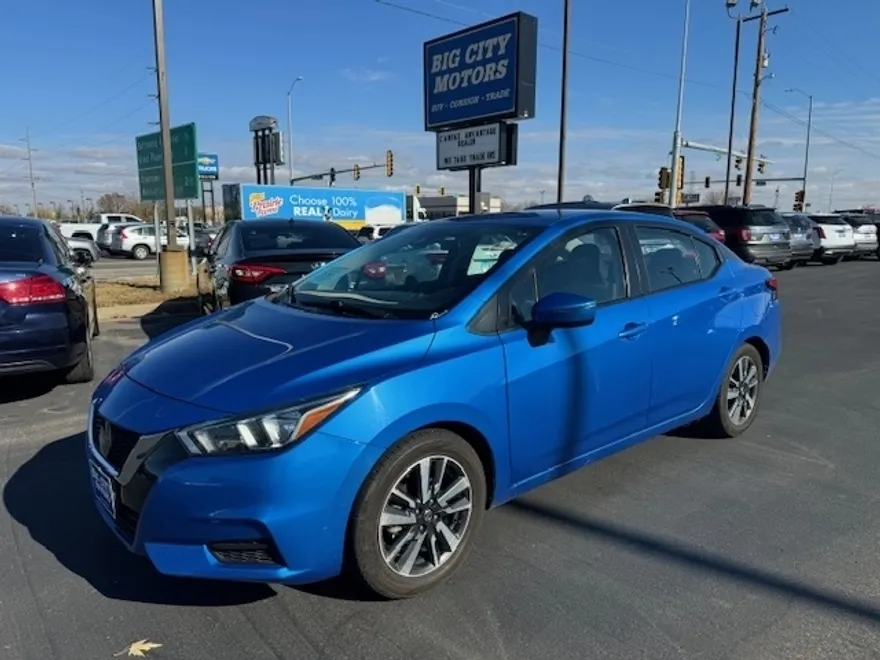 2021 Nissan Versa SV photo 1