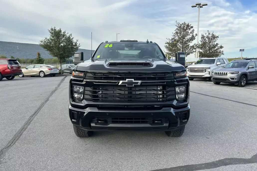 2026 Chevrolet Silverado 2500HD Custom photo 1