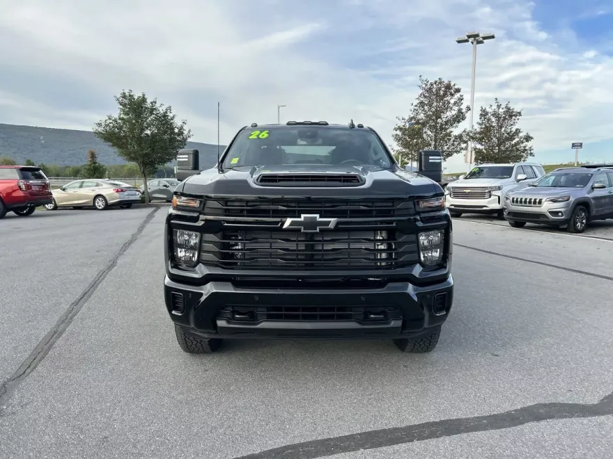 2026 Chevrolet Silverado 2500HD Custom photo 1