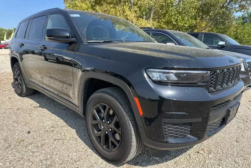 2024 Jeep Grand Cherokee Altitude photo 1