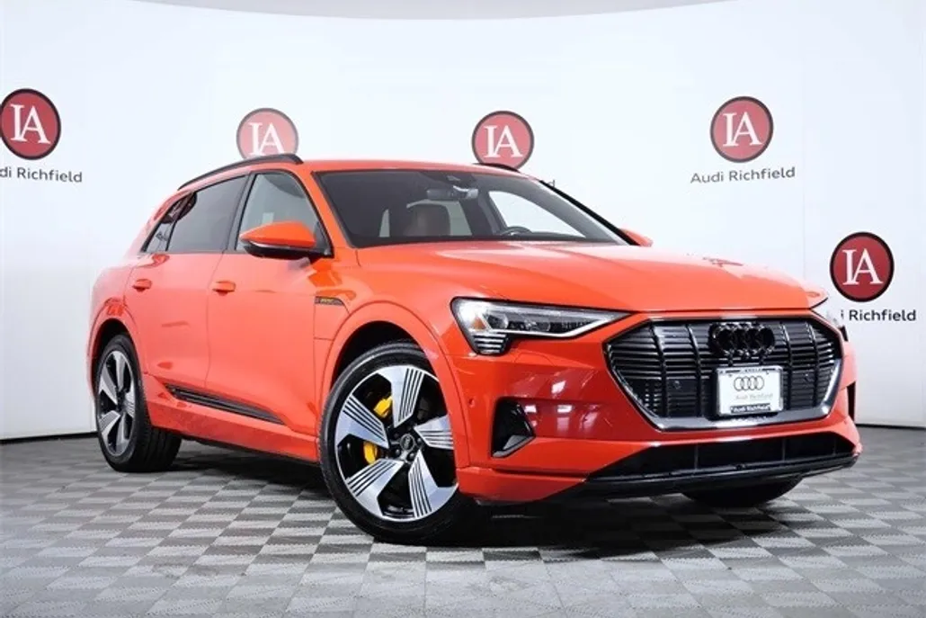 2022 Audi e-tron Premium Plus photo 1