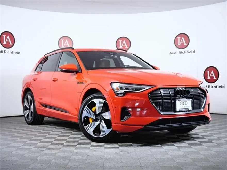 2022 Audi e-tron Premium Plus photo 1
