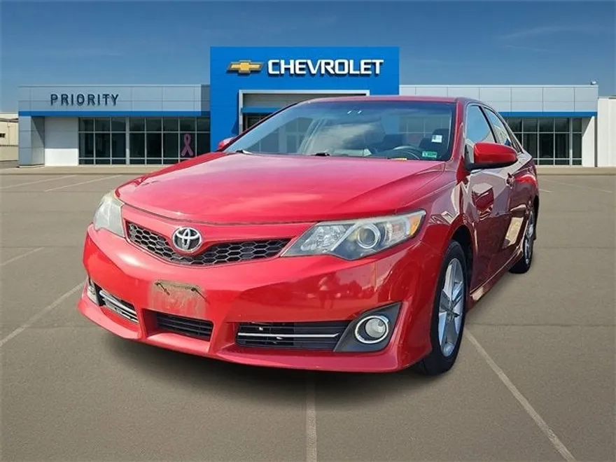 2014 Toyota Camry L photo 1