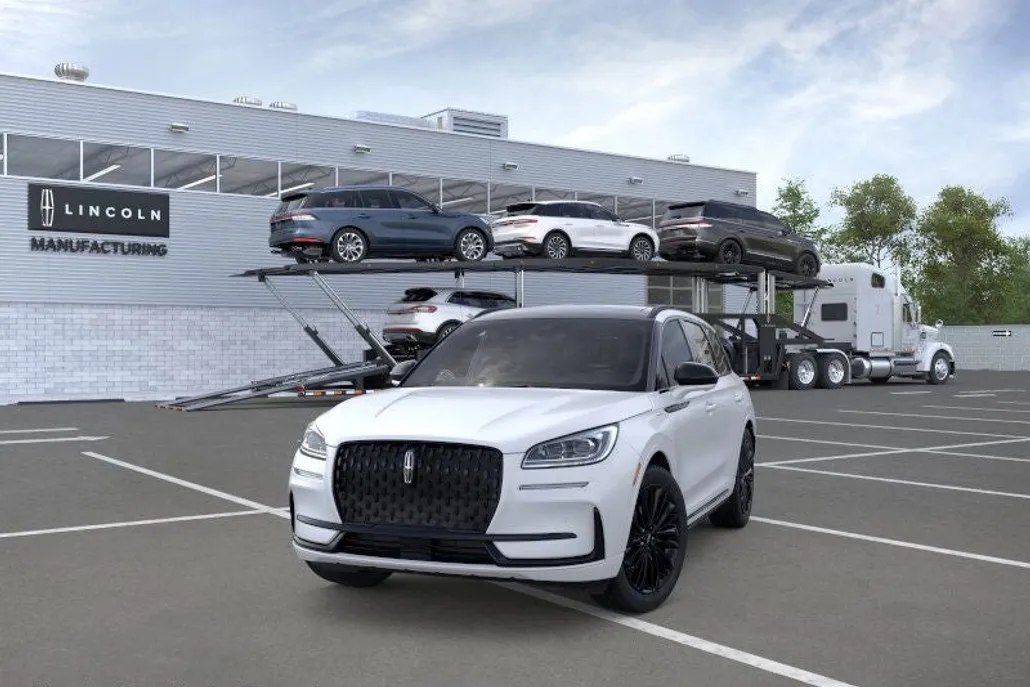 2025 Lincoln Corsair Grand Touring photo 1