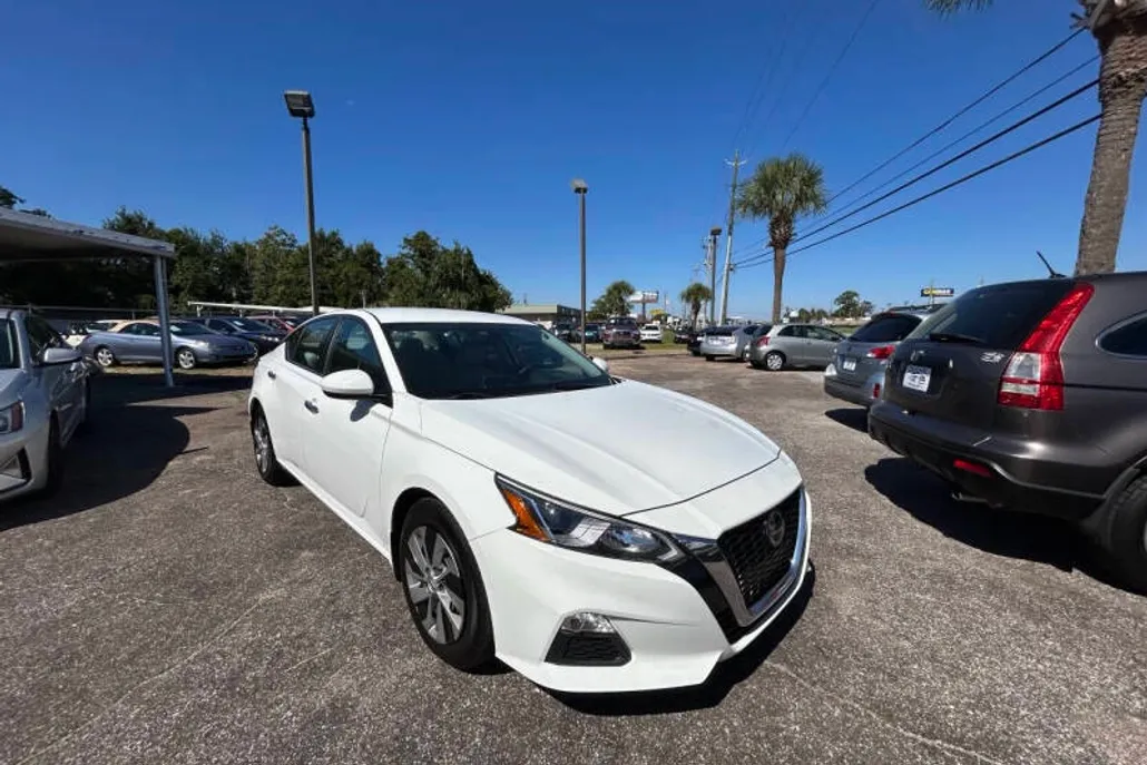 2019 Nissan Altima 2.5 S photo 1