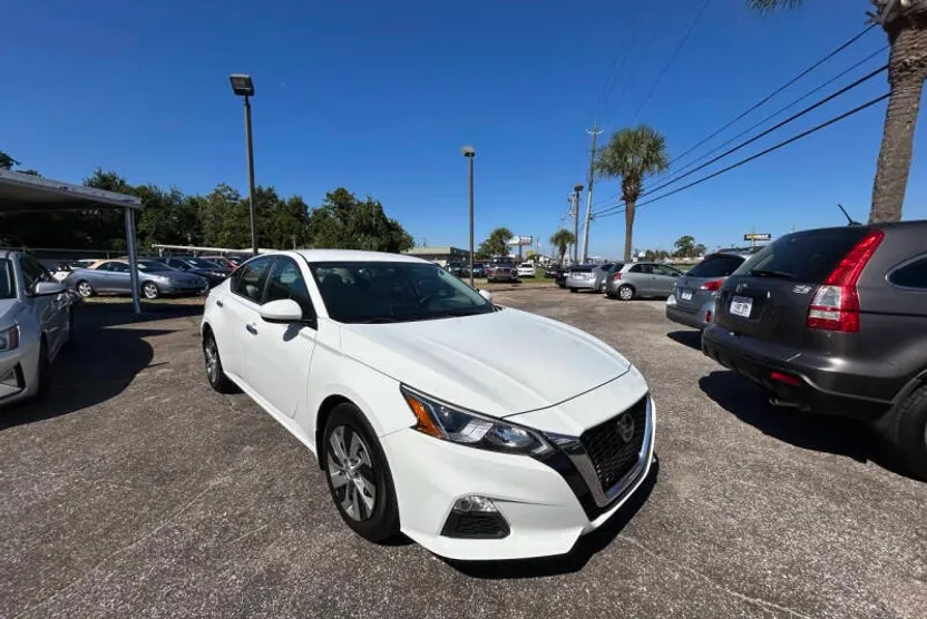 2019 Nissan Altima 2.5 S photo 1