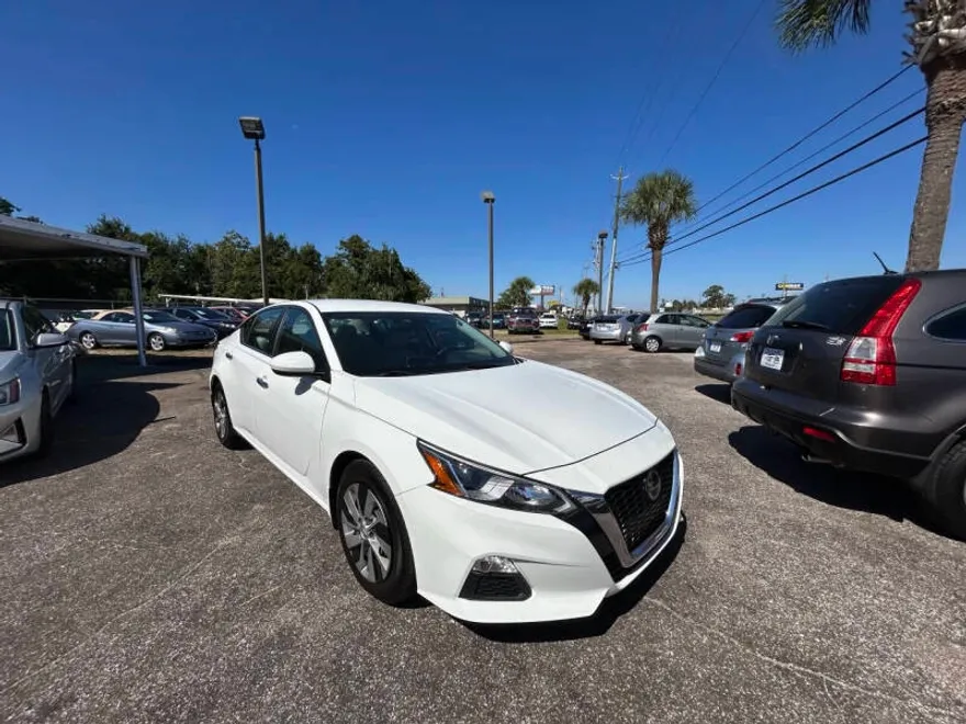 2019 Nissan Altima 2.5 S photo 1