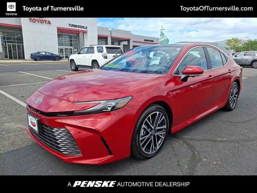 2025 Toyota Camry XLE photo 1