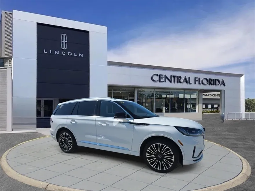 2025 Lincoln Aviator Black Label photo 1