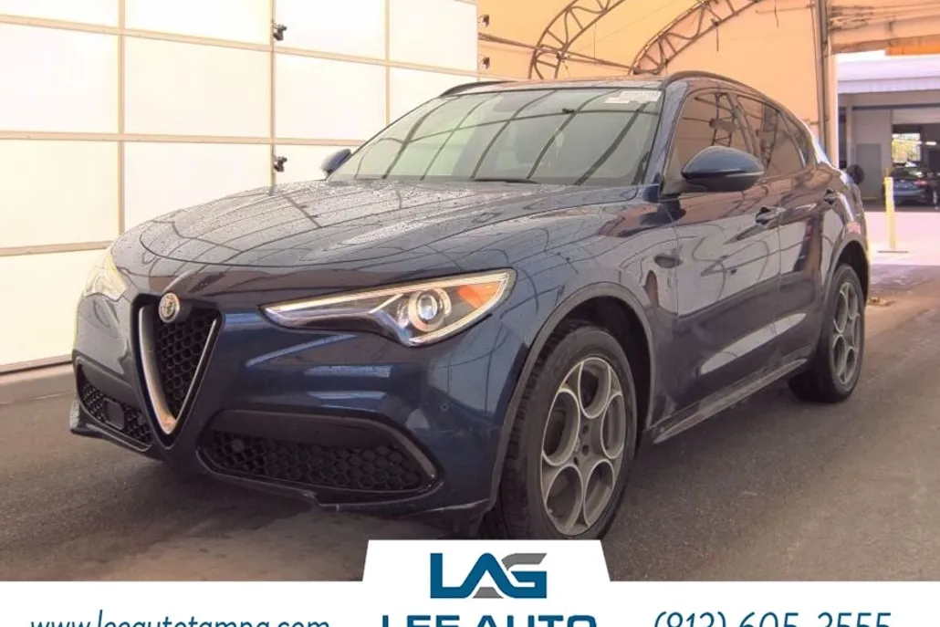 2018 Alfa Romeo Stelvio Sport photo 1