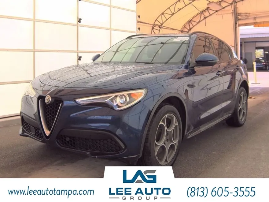 2018 Alfa Romeo Stelvio Sport photo 1