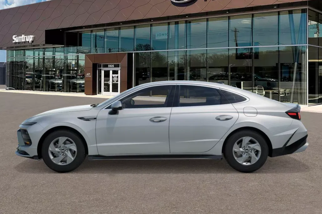 2026 Hyundai Sonata SE photo 1