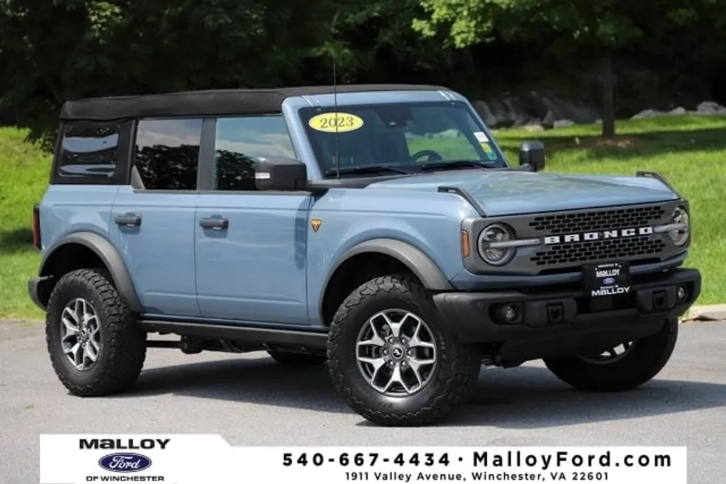 2023 Ford Bronco Badlands photo 1