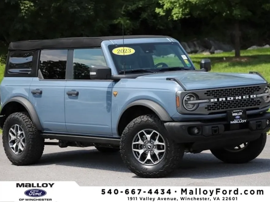 2023 Ford Bronco Badlands photo 1