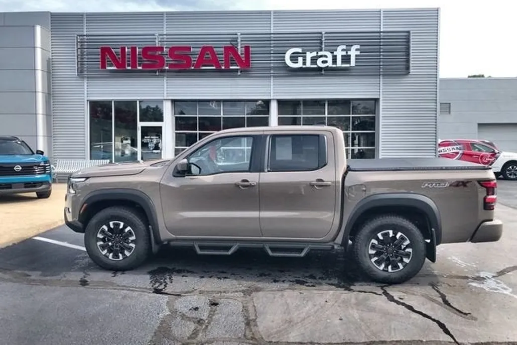 2023 Nissan Frontier Crew Cab PRO-4X photo 1