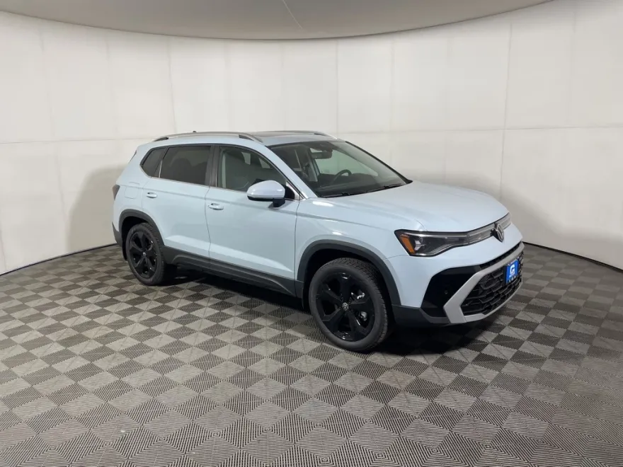 2025 Volkswagen Taos SEL photo 1
