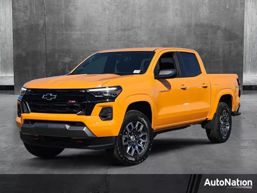 2025 Chevrolet Colorado Z71 photo 1