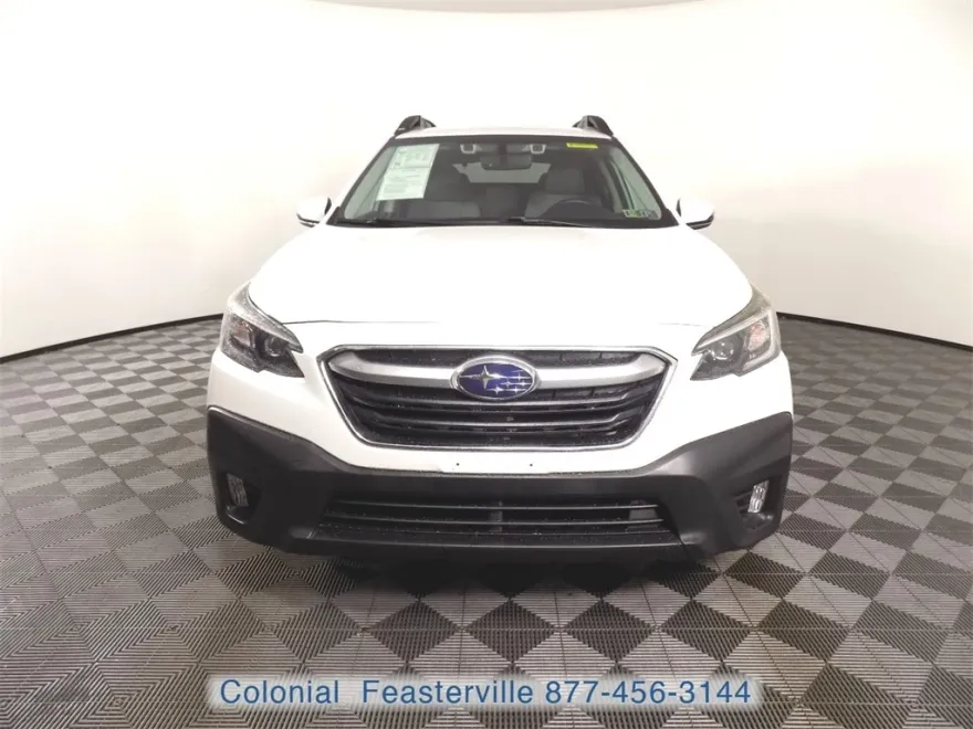 2020 Subaru Outback Premium photo 1
