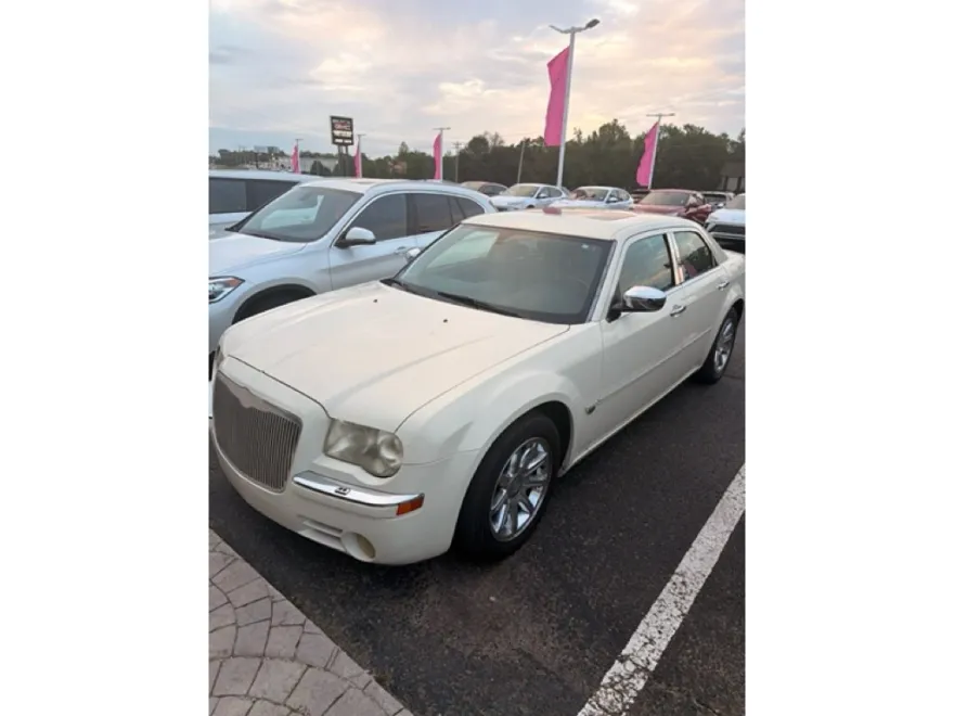 2005 Chrysler 300 C photo 1