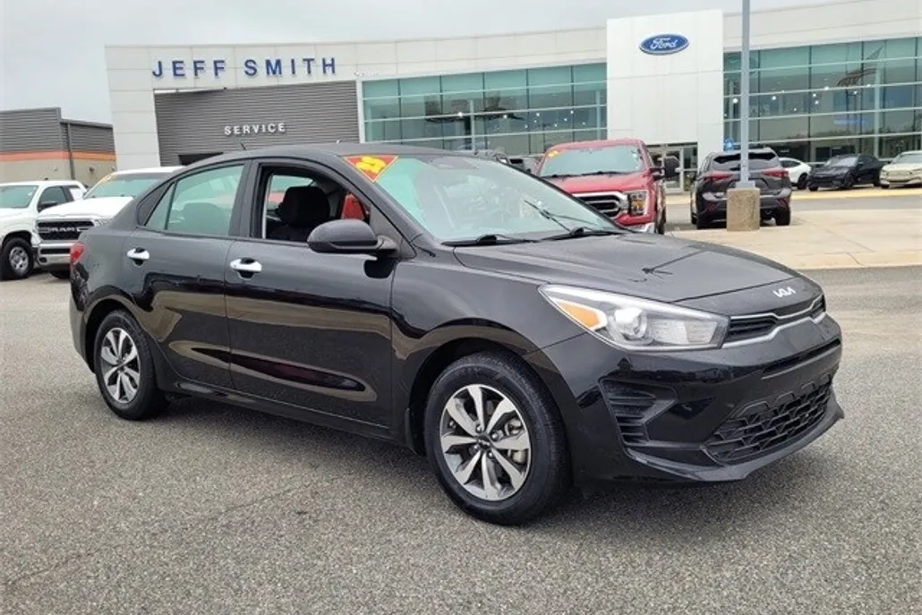 2023 Kia Rio LX S photo 1