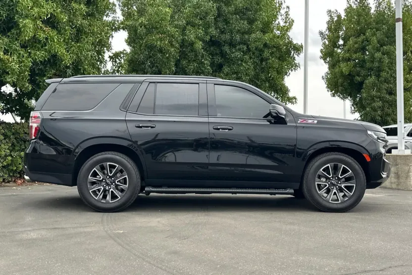 2022 Chevrolet Tahoe Z71 photo 1