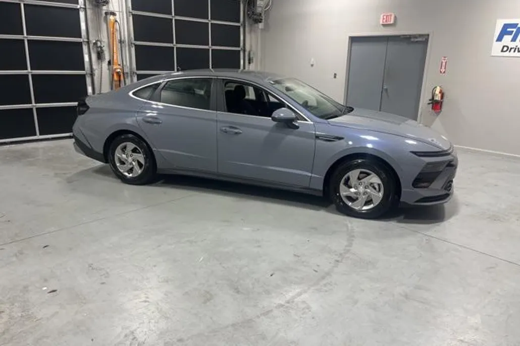 2026 Hyundai Sonata SE photo 1