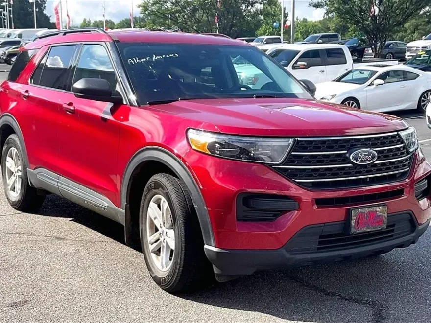 2022 Ford Explorer XLT photo 1
