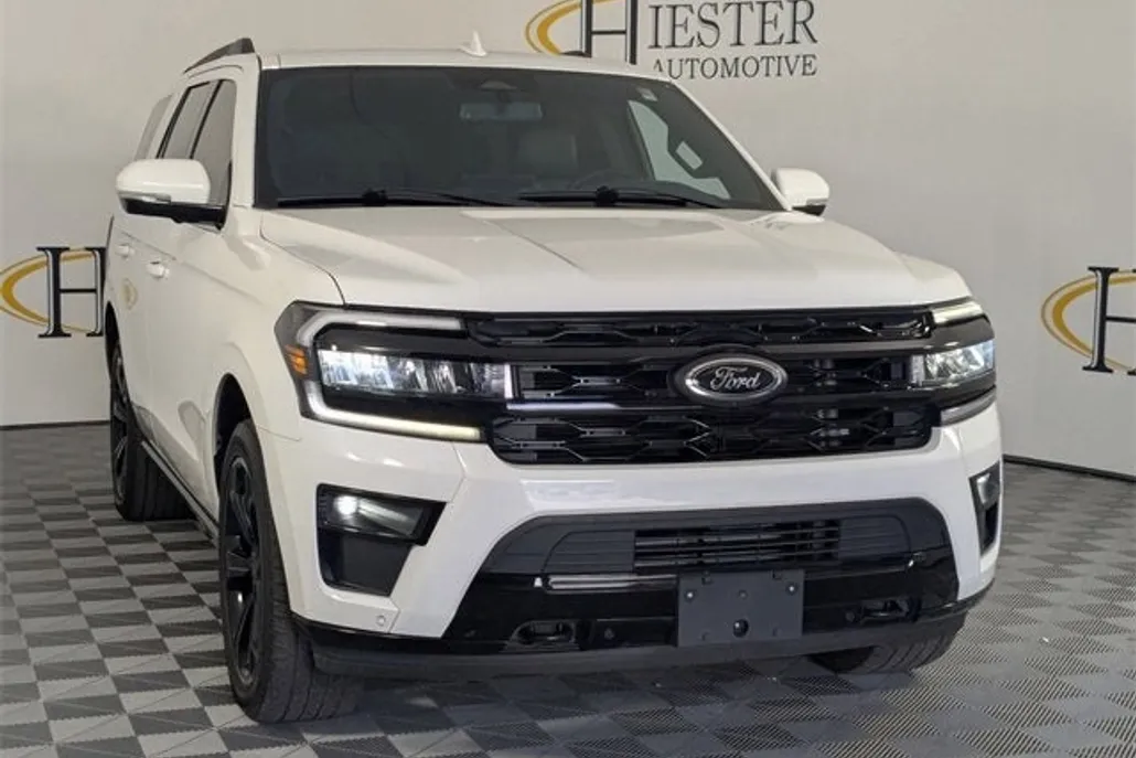 2022 Ford Expedition Limited photo 1