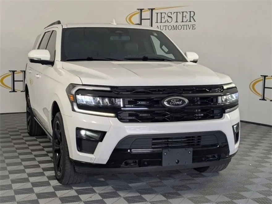 2022 Ford Expedition Limited photo 1