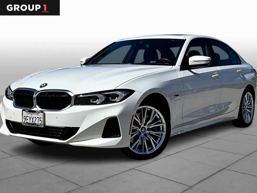 2023 Bmw 330e photo 1