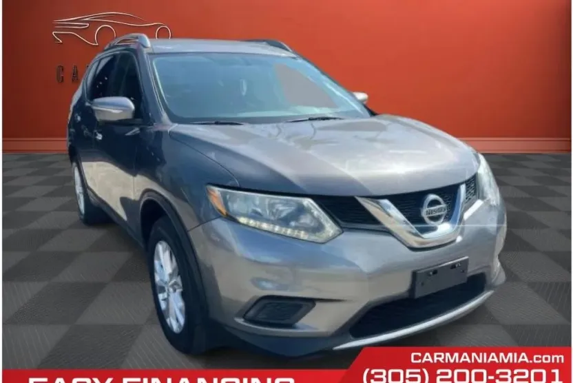 2015 Nissan Rogue SV photo 1